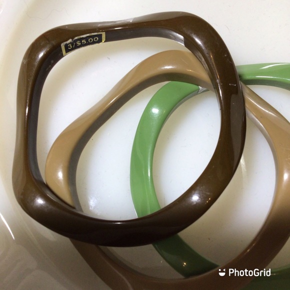Vintage set of three wavy bracelets - Picture 3 of 3
